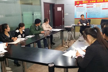 基泰建設(shè)公司和路橋公司組織新員工進行入職培訓(xùn)