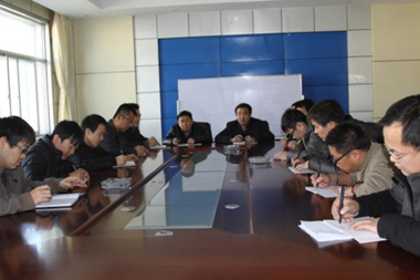 白鷺煤礦組織相關人員召開11月份安全生產(chǎn)辦公會議