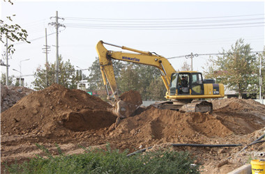 縣東路一標段尾留工程施工順利進行