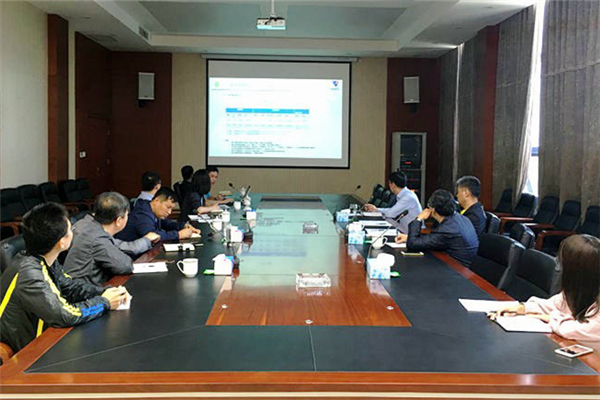 董事長李學(xué)軍在公司農(nóng)林業(yè)務(wù)板塊發(fā)展規(guī)劃會上強調(diào):打破傳統(tǒng) 放眼未來 打造精品 堅持走差異化產(chǎn)品道路