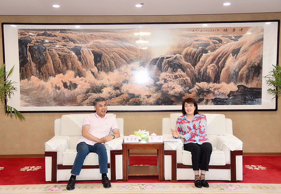 基泰集團(tuán)董事長李學(xué)軍與楊凌示范區(qū)黨工委書記李婧開展交流座談