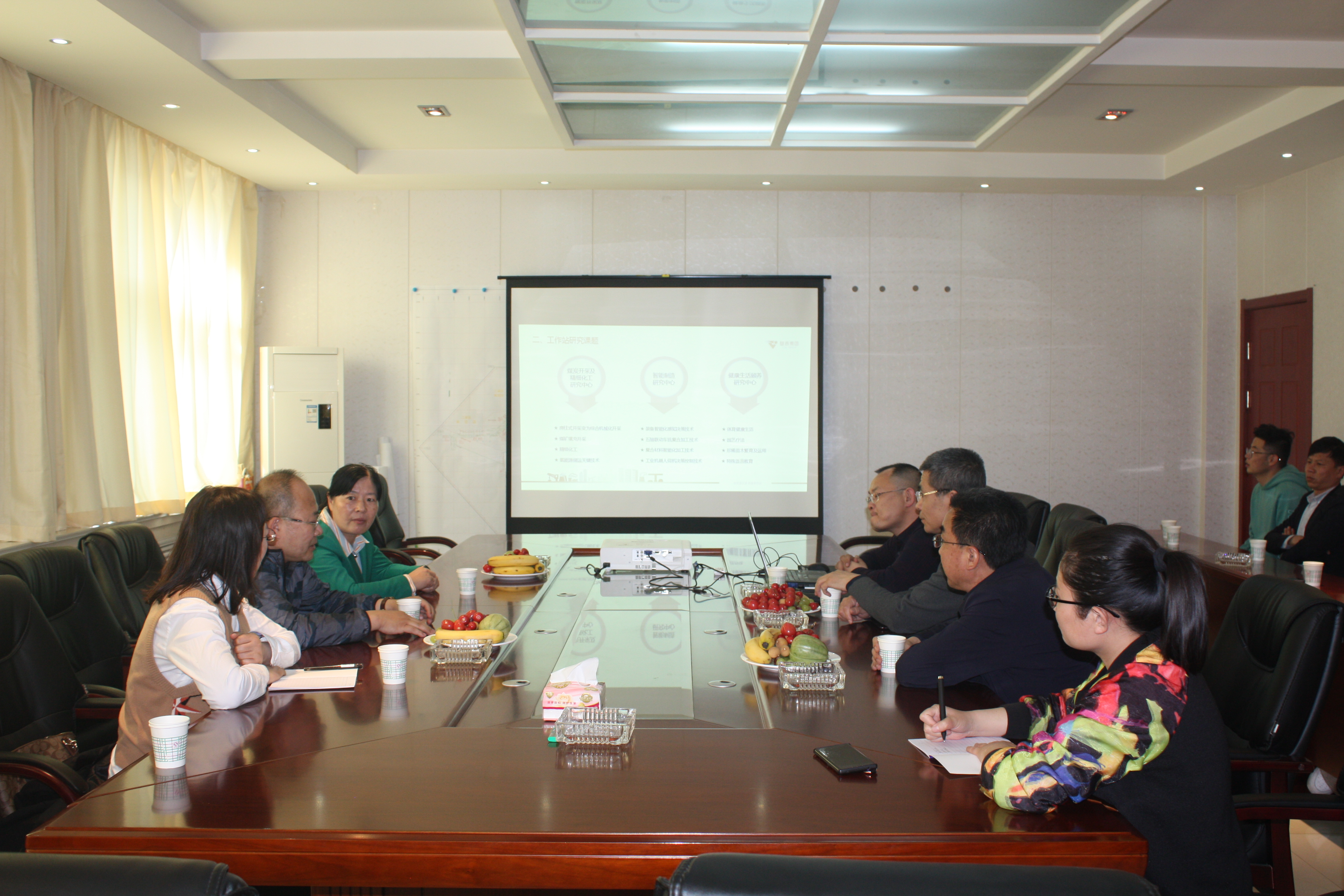 榆林市科協(xié)黨組副書記許銳一行來基泰集團調(diào)研院士專家工作站建設(shè)情況